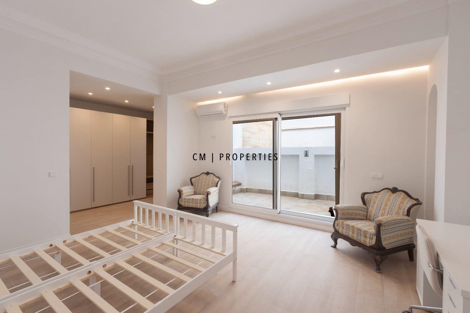 5 soverom Leilighet til leie i Valencia by - € 4 500 (Ref: 10076961)