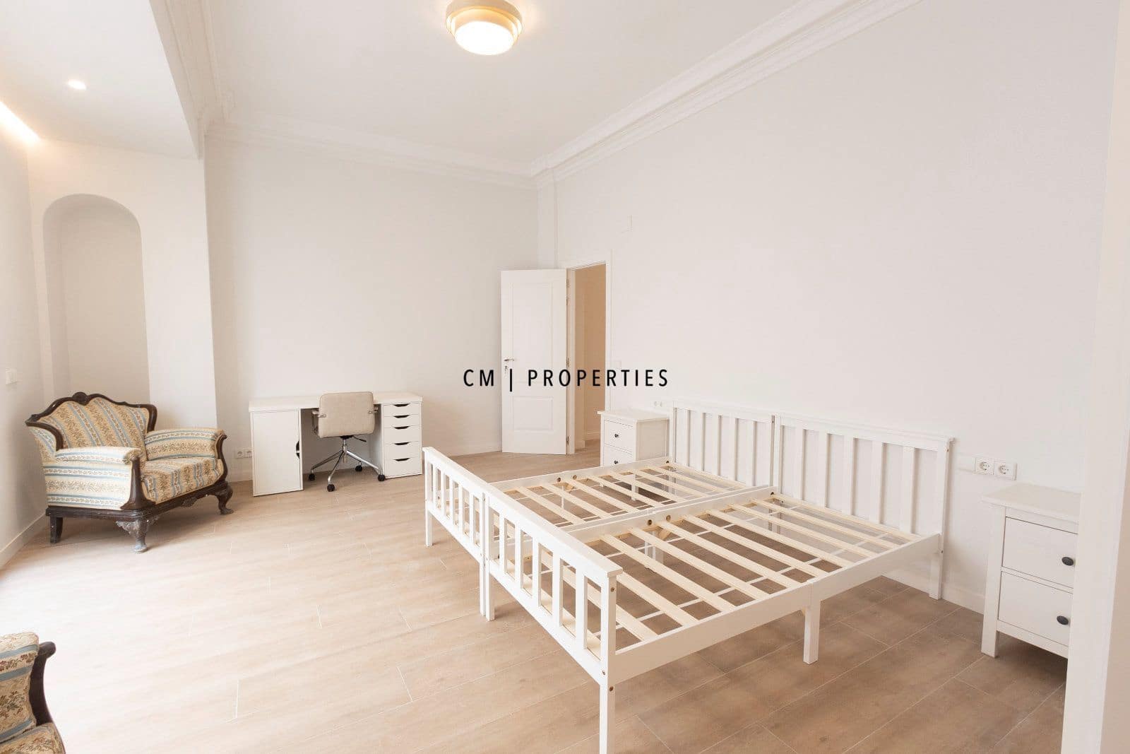 5 soverom Leilighet til leie i Valencia by - € 4 500 (Ref: 10076961)
