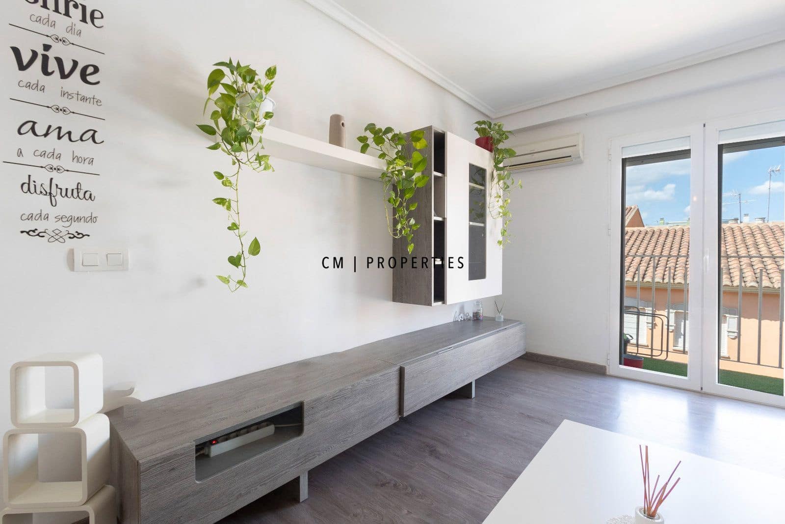 2 slaapkamer Flat te huur in Pucol met garage - € 1.100 (Ref: 10076962)