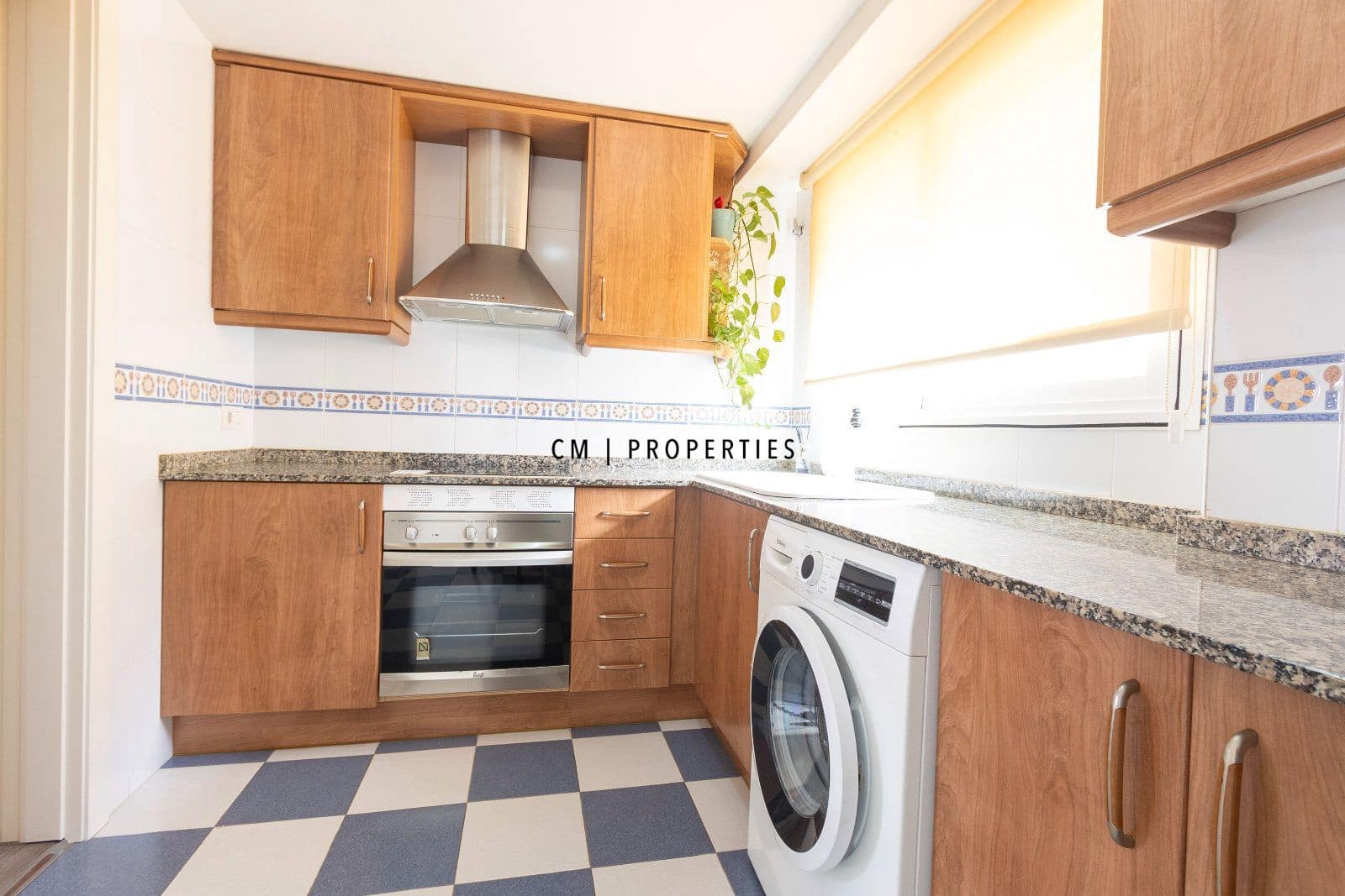 2 slaapkamer Flat te huur in Pucol met garage - € 1.100 (Ref: 10076962)