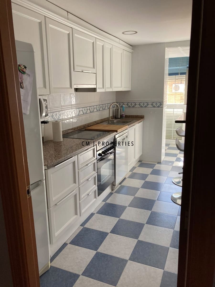 Piso de 3 habitaciones en Alfafar en alquiler con garaje - 1.350 € (Ref: 10077014)