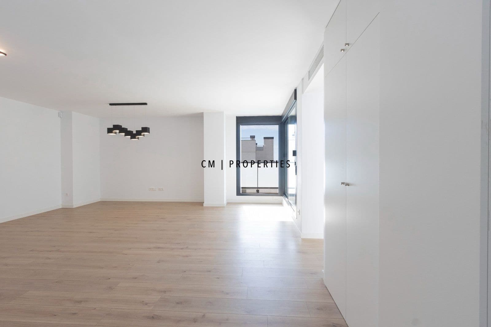 4 soveværelse Penthouse til leje i Valencia by med swimmingpool garage - € 3.400 (Ref: 10077308)