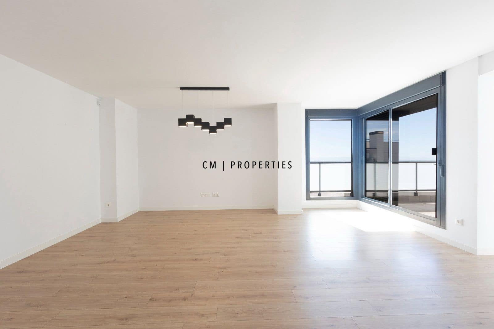 4 soveværelse Penthouse til leje i Valencia by med swimmingpool garage - € 3.400 (Ref: 10077308)