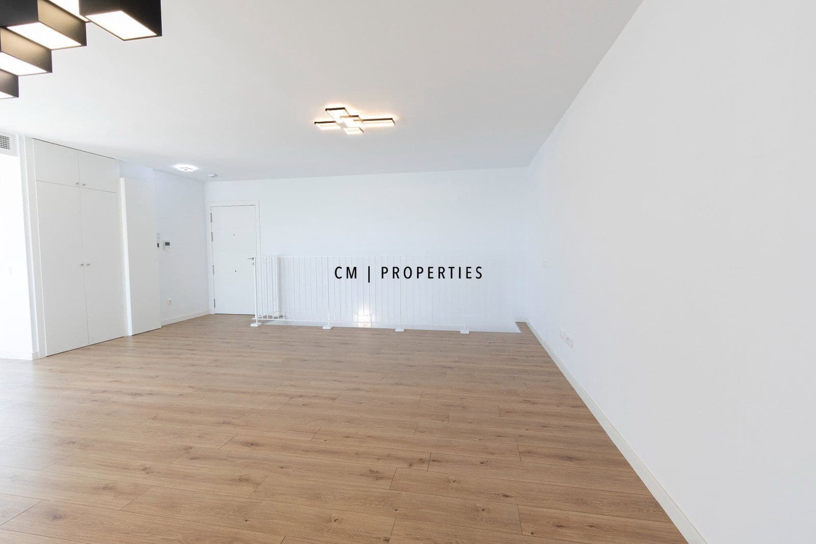 4 soveværelse Penthouse til leje i Valencia by med swimmingpool garage - € 3.400 (Ref: 10077308)