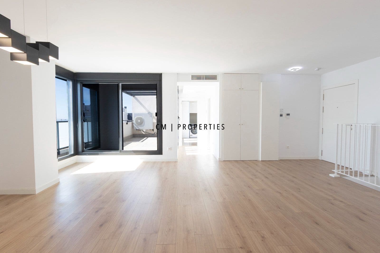 4 soveværelse Penthouse til leje i Valencia by med swimmingpool garage - € 3.400 (Ref: 10077308)