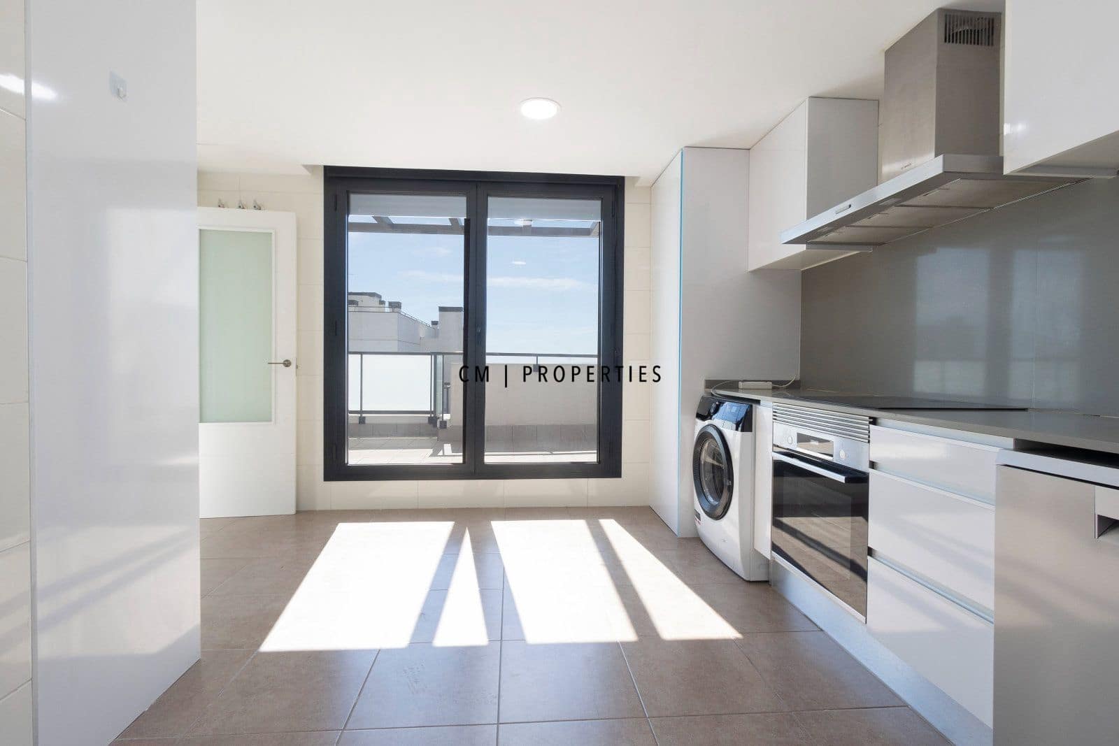 4 soveværelse Penthouse til leje i Valencia by med swimmingpool garage - € 3.400 (Ref: 10077308)