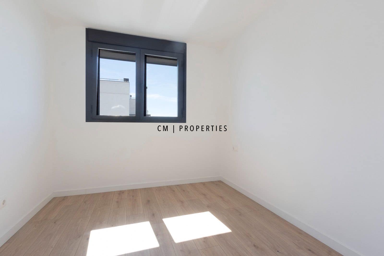 4 soveværelse Penthouse til leje i Valencia by med swimmingpool garage - € 3.400 (Ref: 10077308)