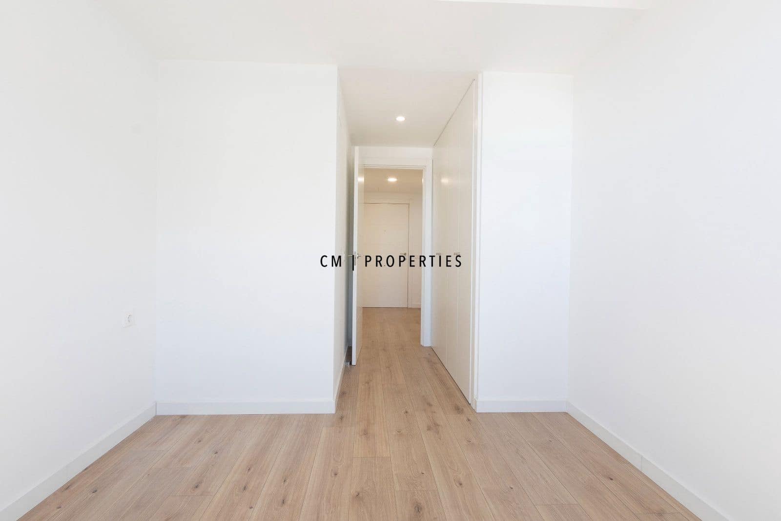 4 soveværelse Penthouse til leje i Valencia by med swimmingpool garage - € 3.400 (Ref: 10077308)