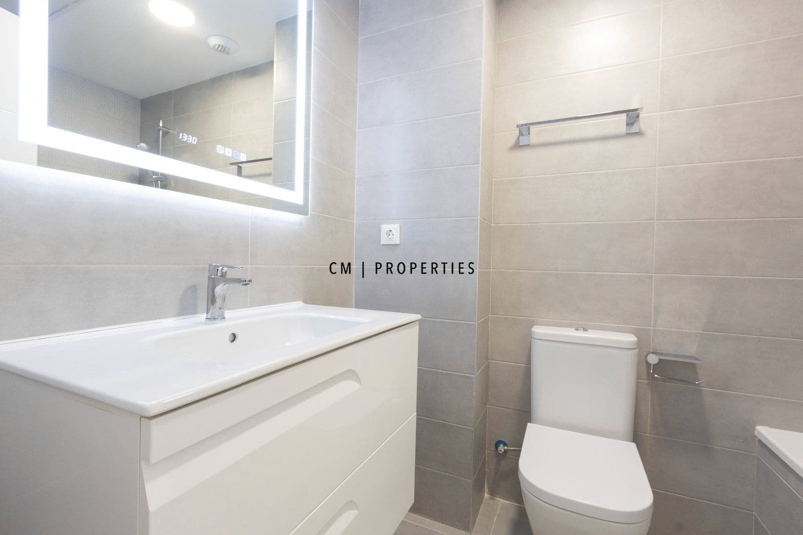 4 soveværelse Penthouse til leje i Valencia by med swimmingpool garage - € 3.400 (Ref: 10077308)