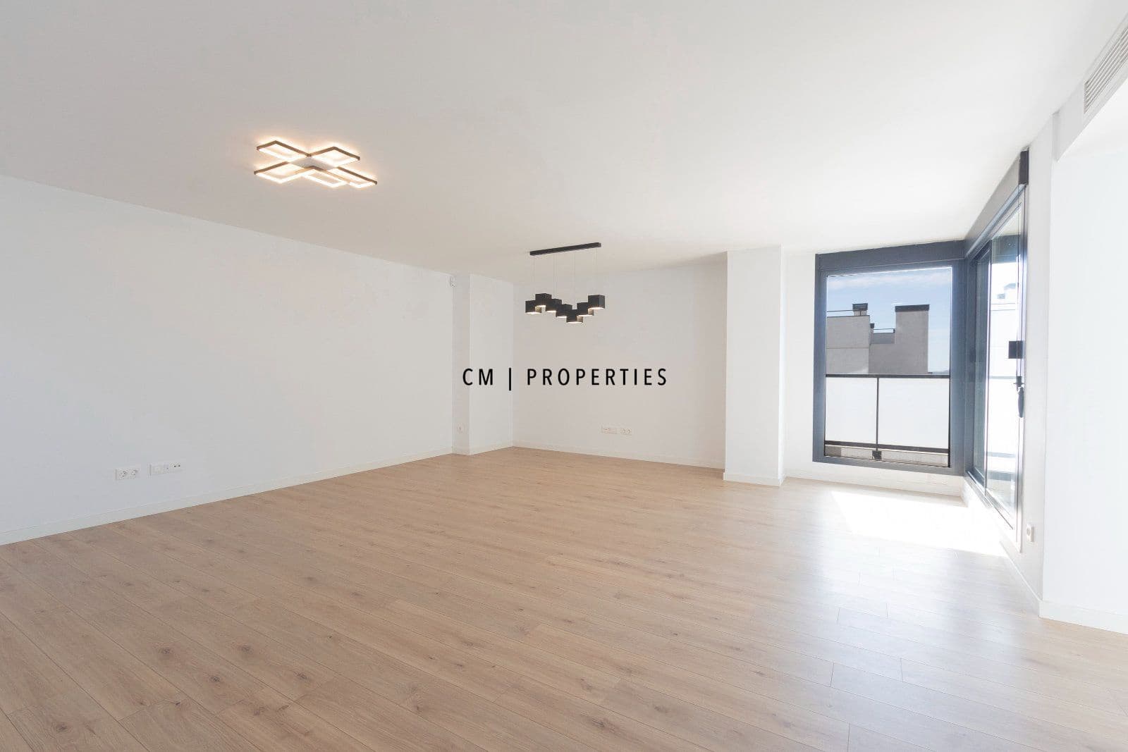 4 soveværelse Penthouse til leje i Valencia by med swimmingpool garage - € 3.400 (Ref: 10077308)