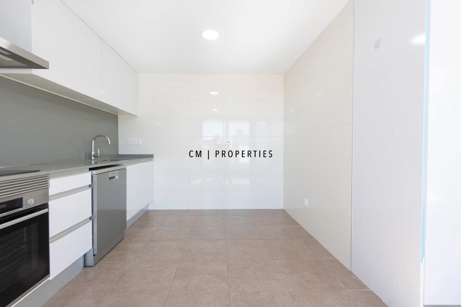 4 soveværelse Penthouse til leje i Valencia by med swimmingpool garage - € 3.400 (Ref: 10077308)