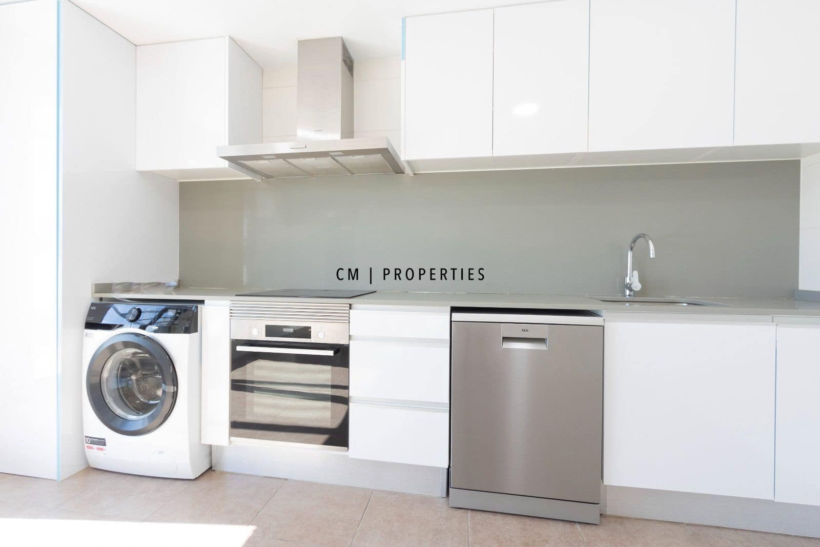 4 soveværelse Penthouse til leje i Valencia by med swimmingpool garage - € 3.400 (Ref: 10077308)