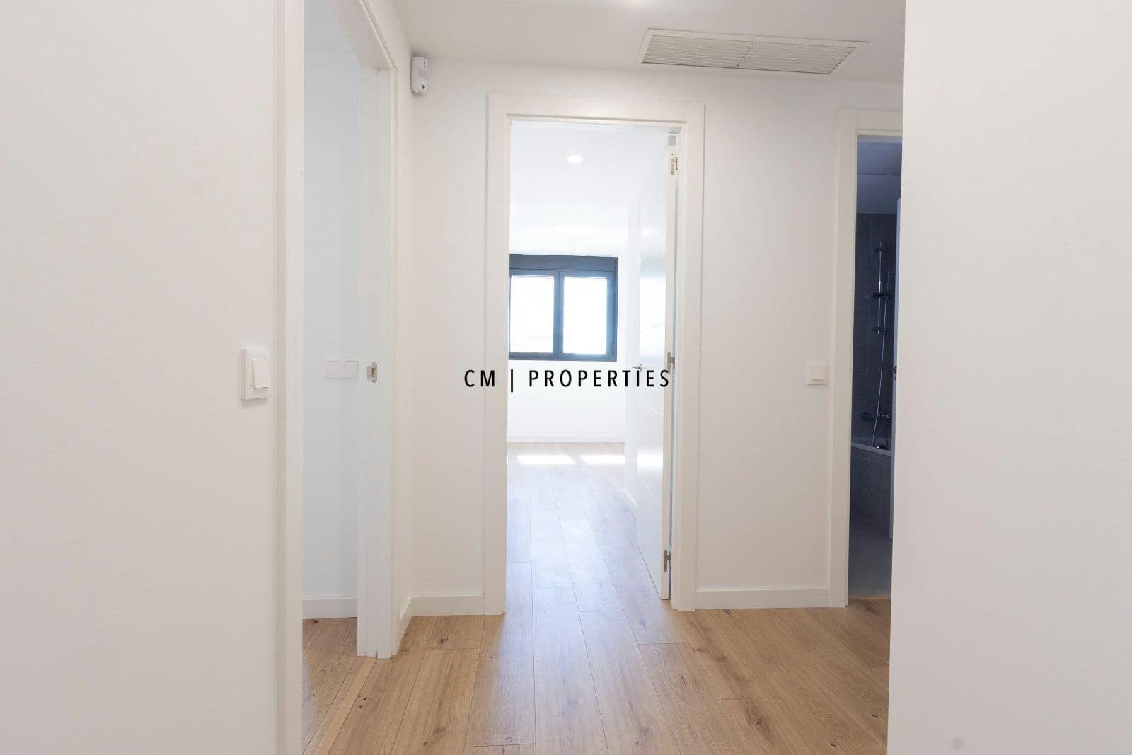 4 soveværelse Penthouse til leje i Valencia by med swimmingpool garage - € 3.400 (Ref: 10077308)