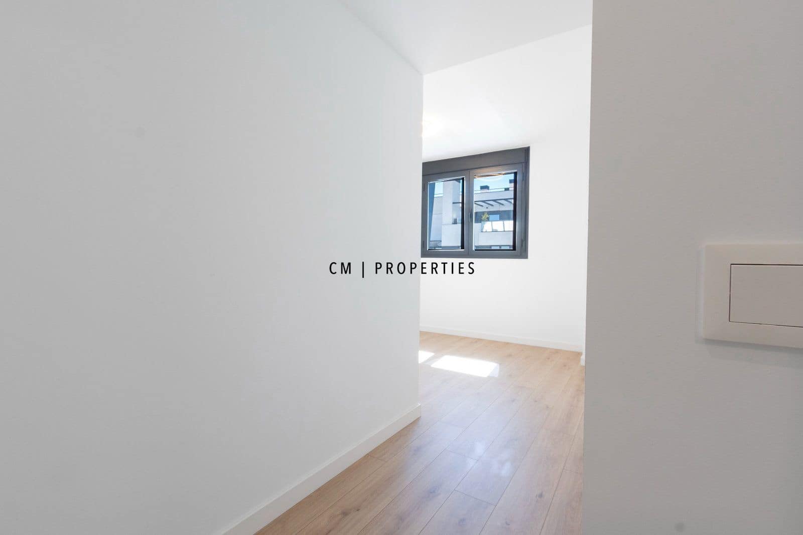 4 soveværelse Penthouse til leje i Valencia by med swimmingpool garage - € 3.400 (Ref: 10077308)