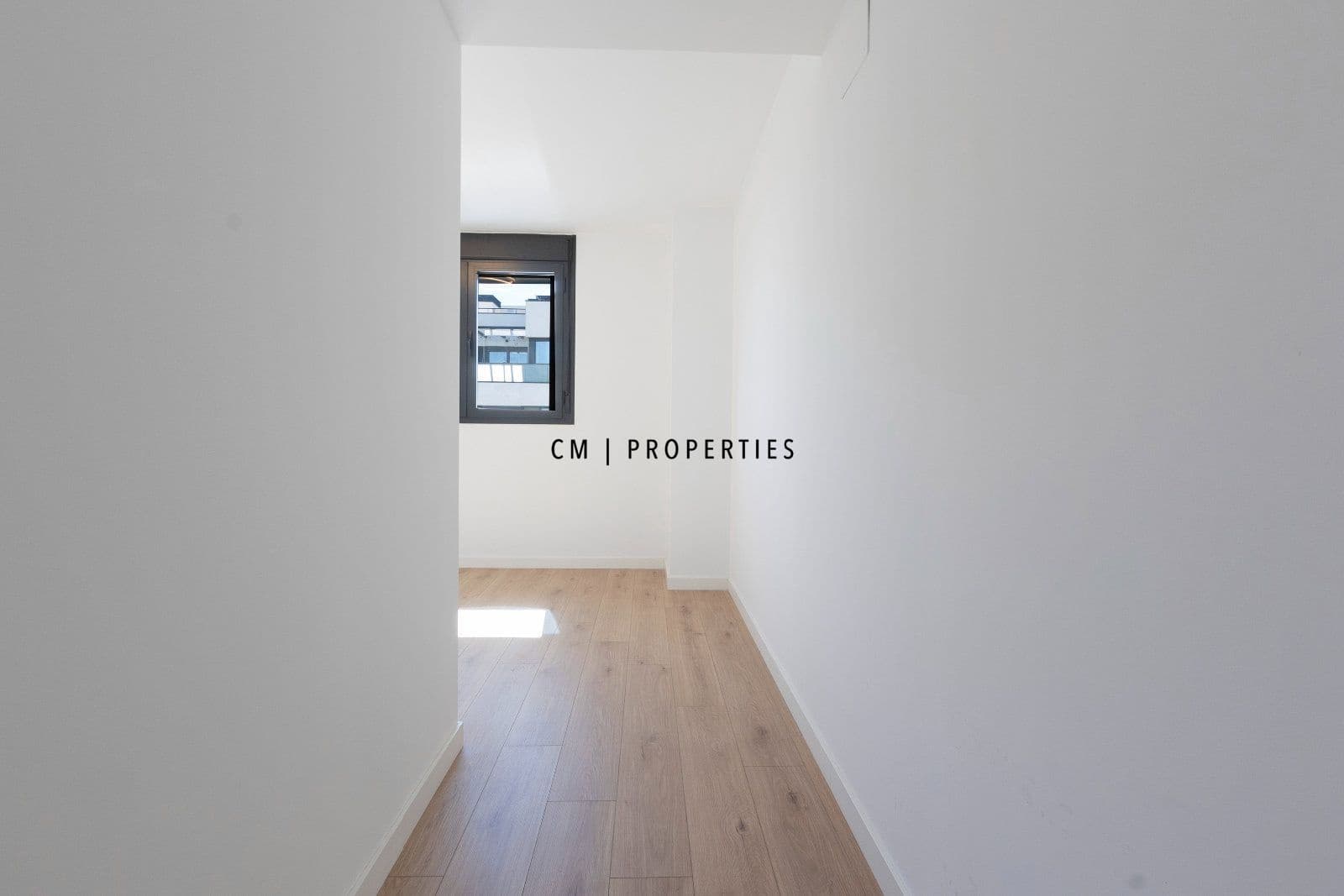 4 soveværelse Penthouse til leje i Valencia by med swimmingpool garage - € 3.400 (Ref: 10077308)