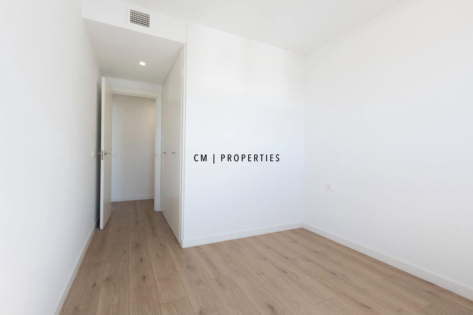4 soveværelse Penthouse til leje i Valencia by med swimmingpool garage - € 3.400 (Ref: 10077308)