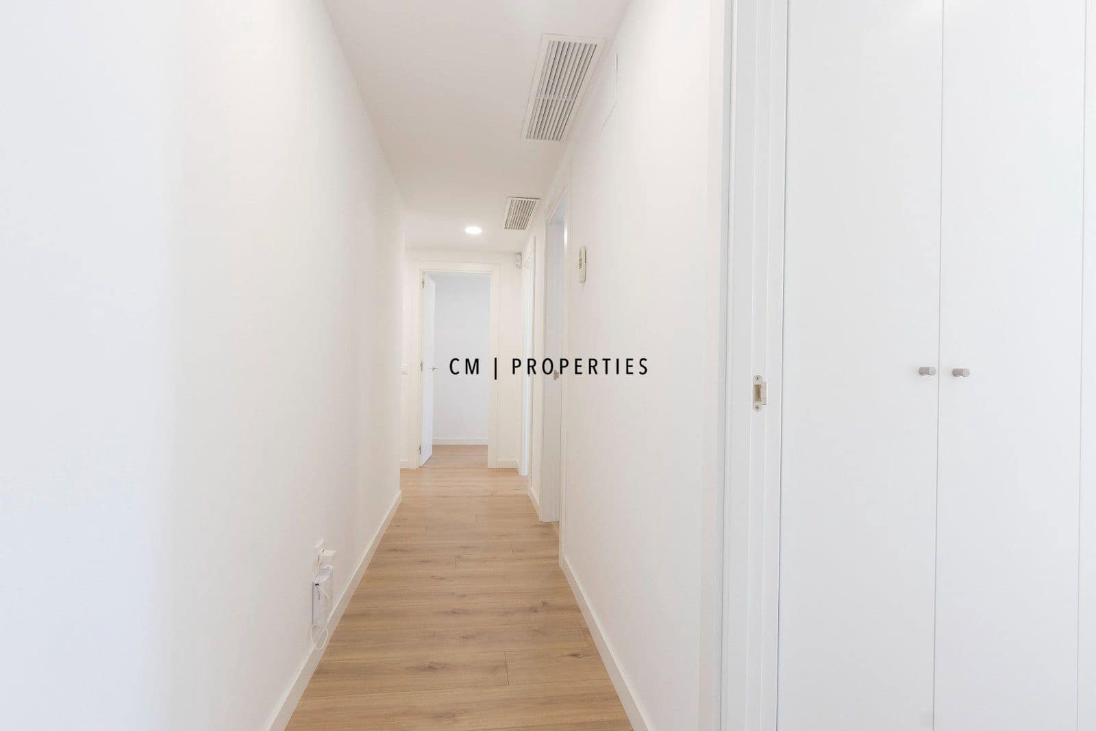 4 soveværelse Penthouse til leje i Valencia by med swimmingpool garage - € 3.400 (Ref: 10077308)