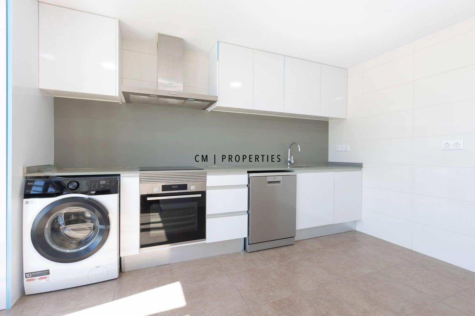 4 soveværelse Penthouse til leje i Valencia by med swimmingpool garage - € 3.400 (Ref: 10077308)