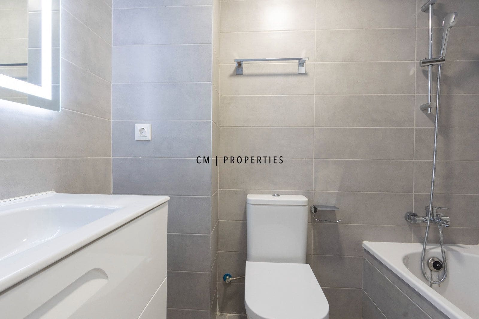 4 soveværelse Penthouse til leje i Valencia by med swimmingpool garage - € 3.400 (Ref: 10077308)