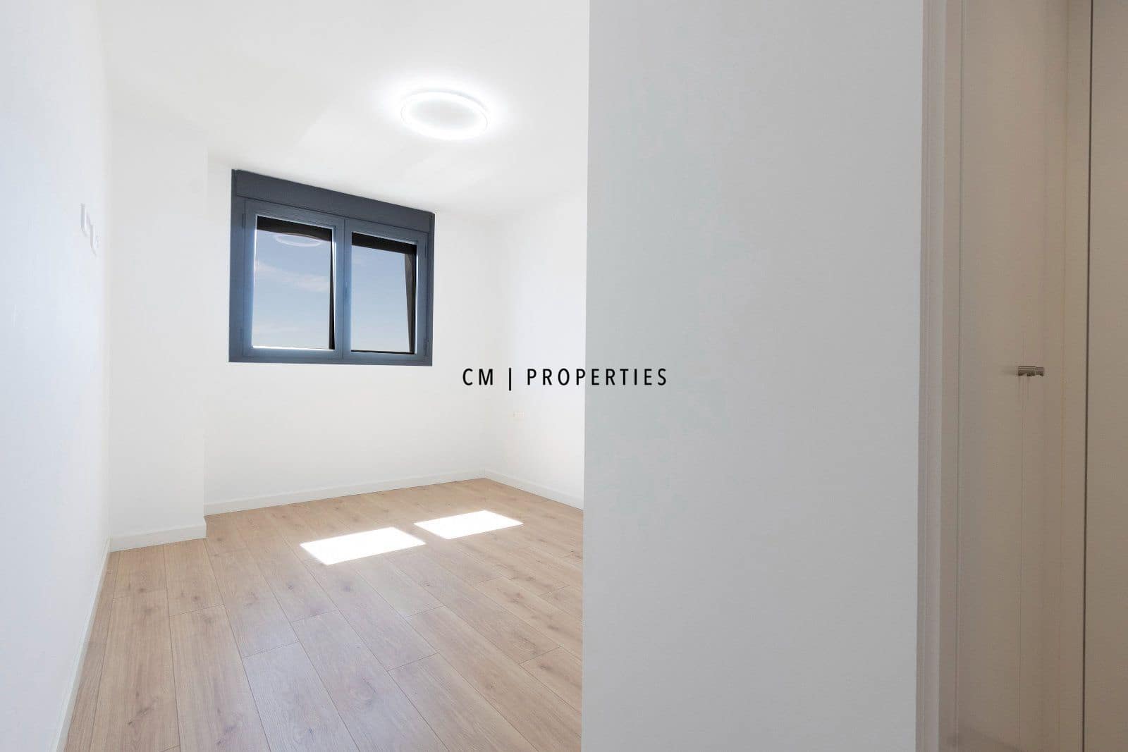 4 soveværelse Penthouse til leje i Valencia by med swimmingpool garage - € 3.400 (Ref: 10077308)
