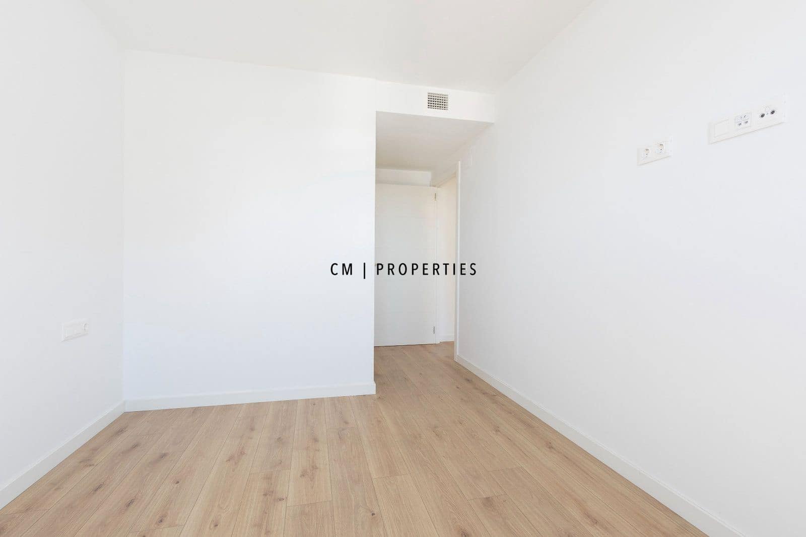 4 soveværelse Penthouse til leje i Valencia by med swimmingpool garage - € 3.400 (Ref: 10077308)