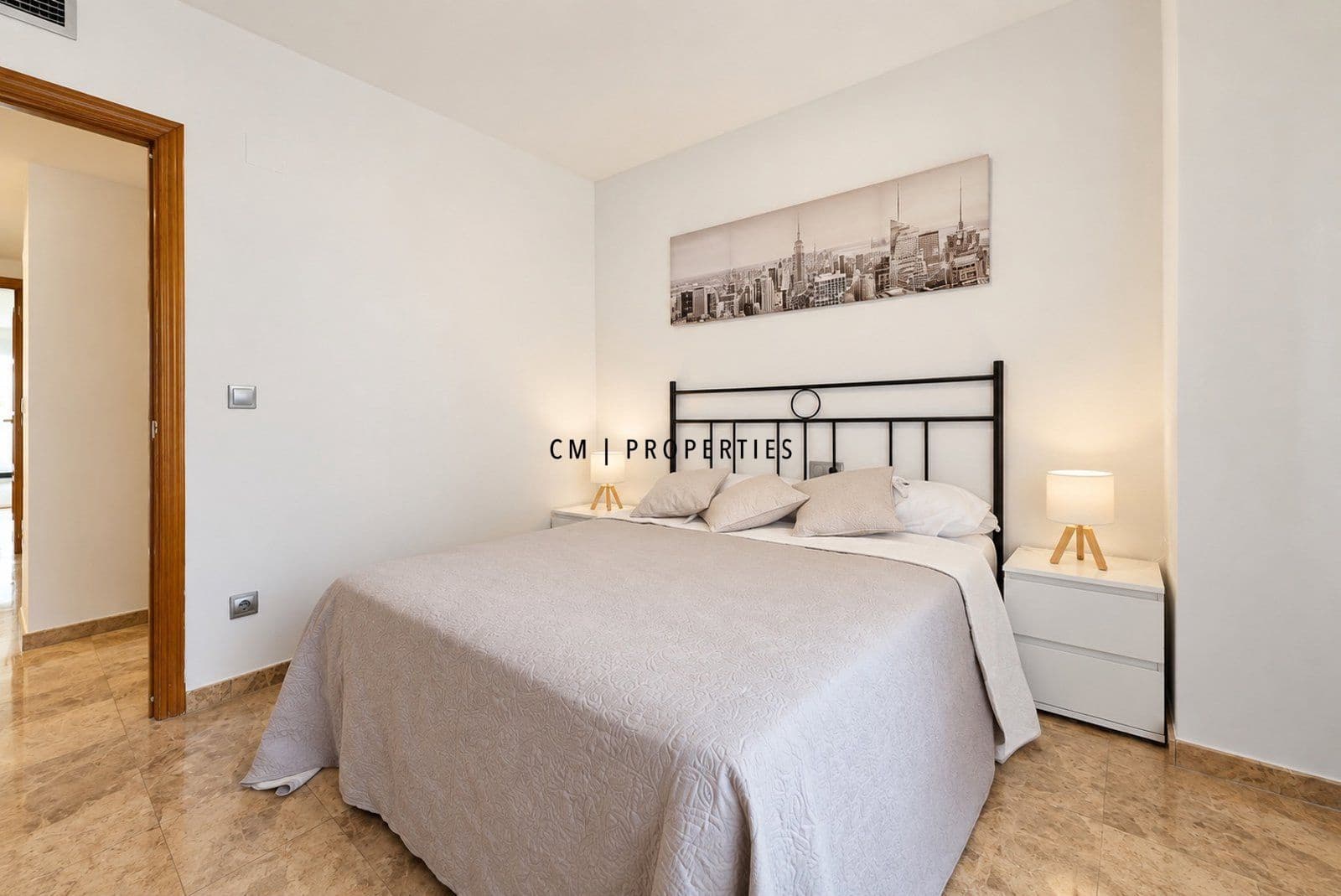 3 slaapkamer Flat te huur in Valencia stad met zwembad garage - € 2.495 (Ref: 10080203)