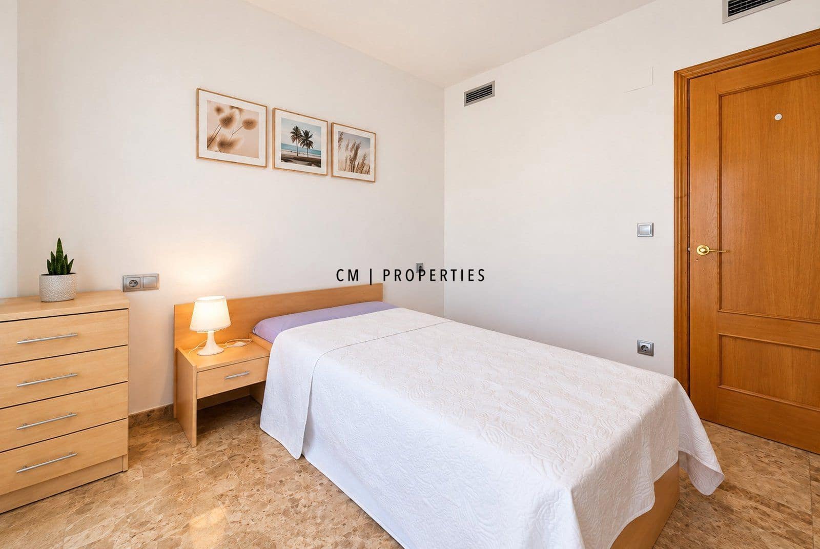 3 slaapkamer Flat te huur in Valencia stad met zwembad garage - € 2.495 (Ref: 10080203)