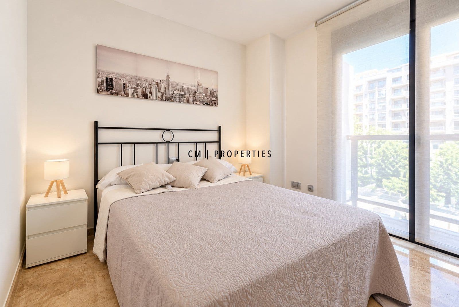 3 slaapkamer Flat te huur in Valencia stad met zwembad garage - € 2.495 (Ref: 10080203)