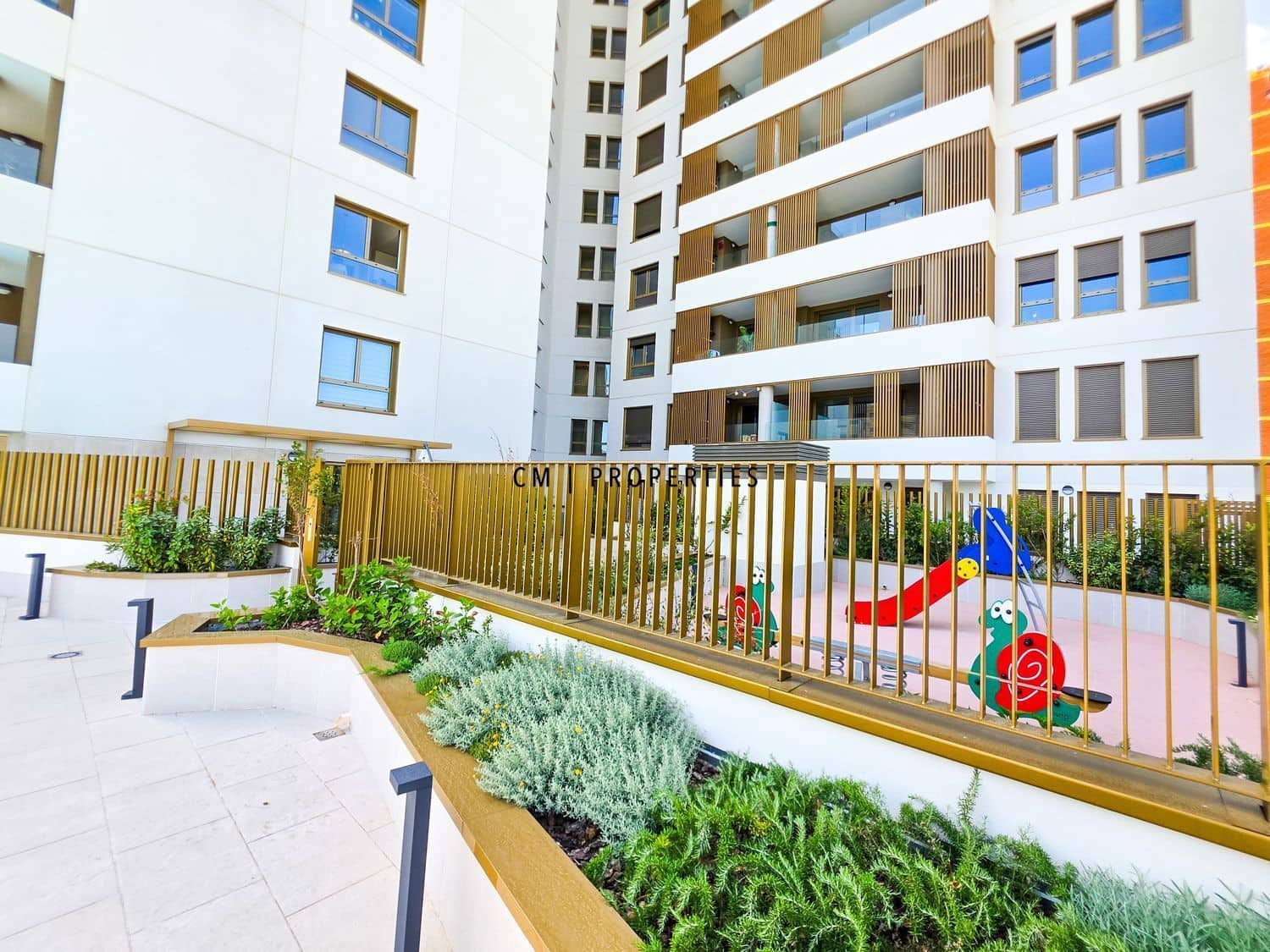 2 Zimmer Wohnung zu vermieten in Valencia Stadt mit Pool Garage - 2.200 € (Ref: 10081568)