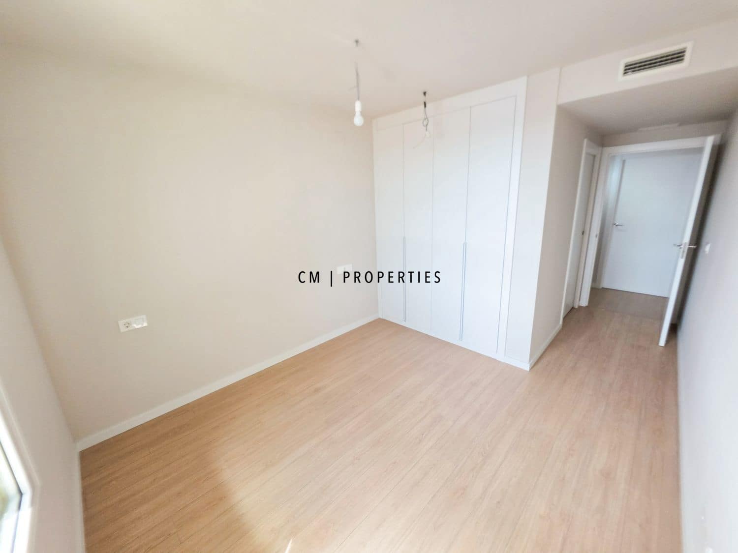 2 Zimmer Wohnung zu vermieten in Valencia Stadt mit Pool Garage - 2.400 € (Ref: 10081569)