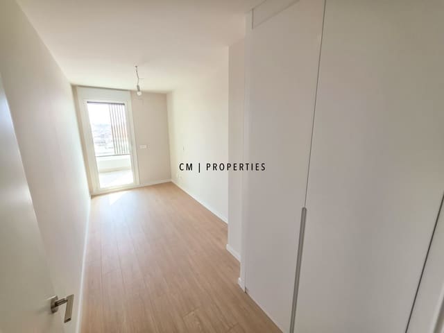Piso de 2 habitaciones en L'Eixample, València ciudad en alquiler con piscina garaje - 2.400 € (Ref: 10081569)