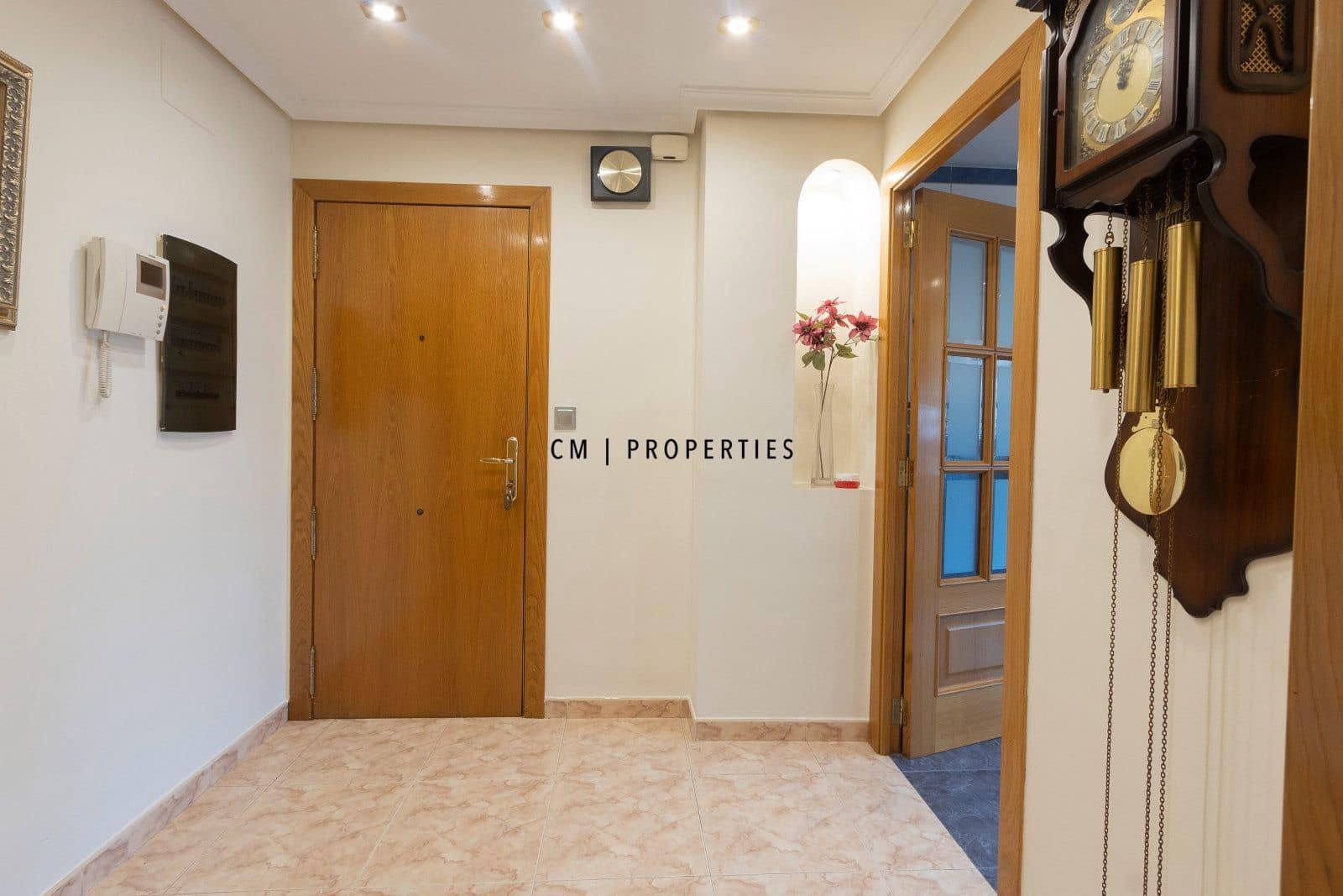 Piso de 3 habitaciones en València ciudad en alquiler - 1.900 € (Ref: 10081825)
