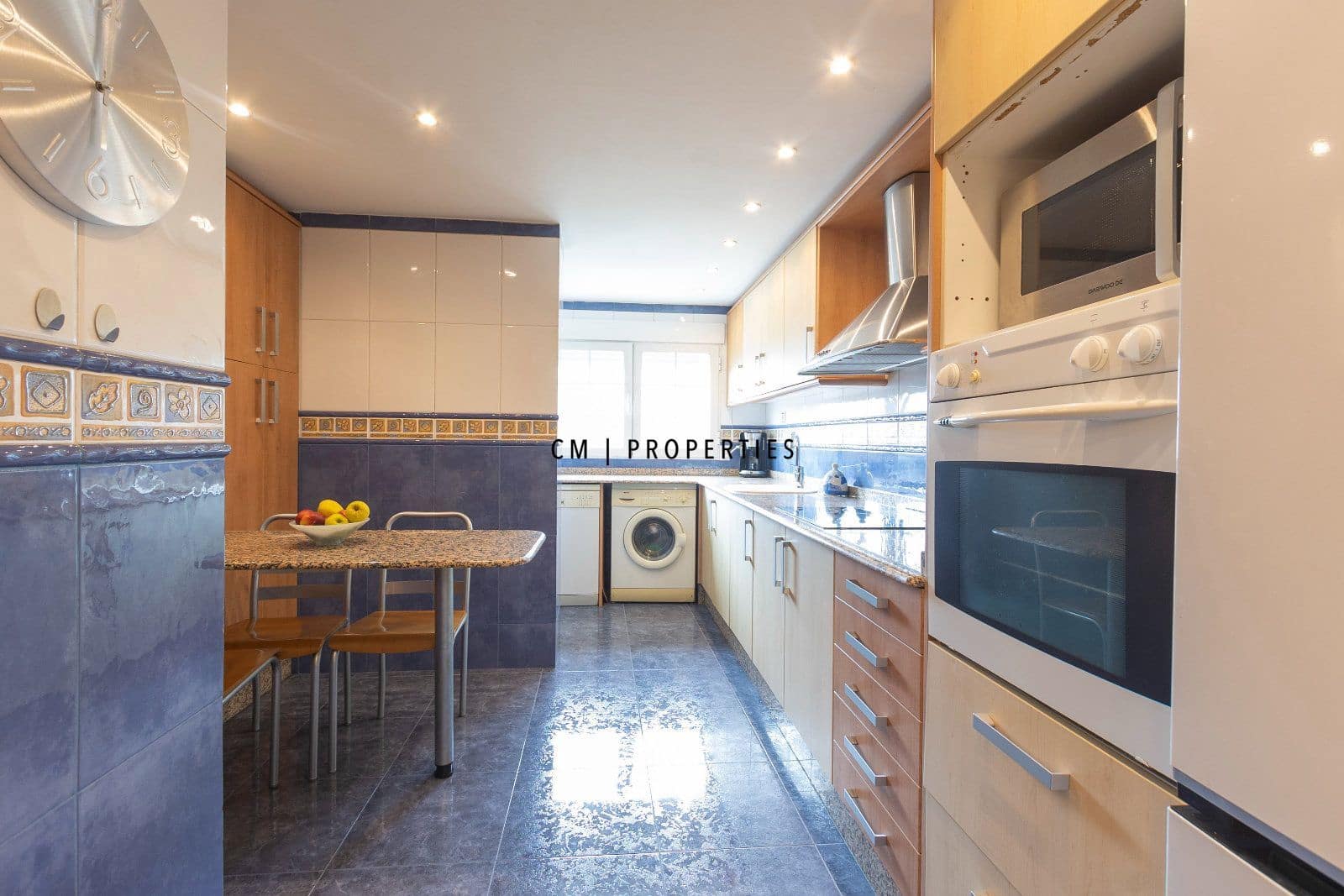 Piso de 3 habitaciones en València ciudad en alquiler - 1.900 € (Ref: 10081825)