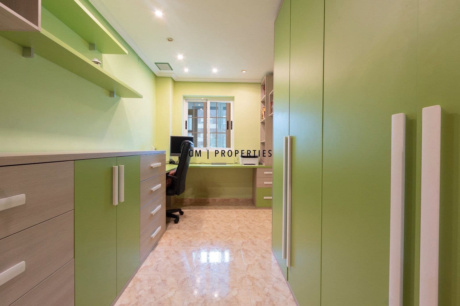 Piso de 3 habitaciones en València ciudad en alquiler - 1.900 € (Ref: 10081825)