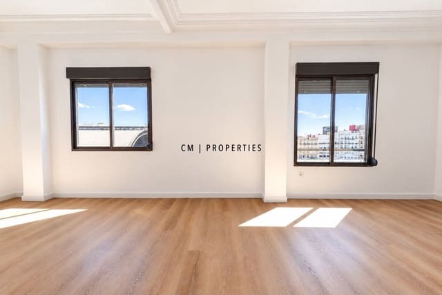 4 slaapkamer Flat te huur in Valencia stad - € 1.900 (Ref: 10093817)