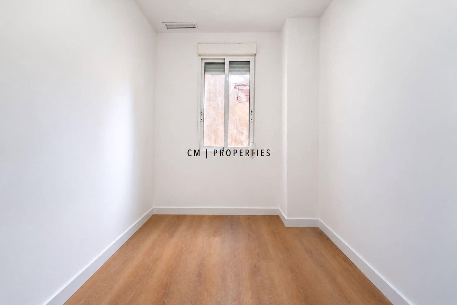 4 slaapkamer Flat te huur in Valencia stad - € 1.900 (Ref: 10093817)