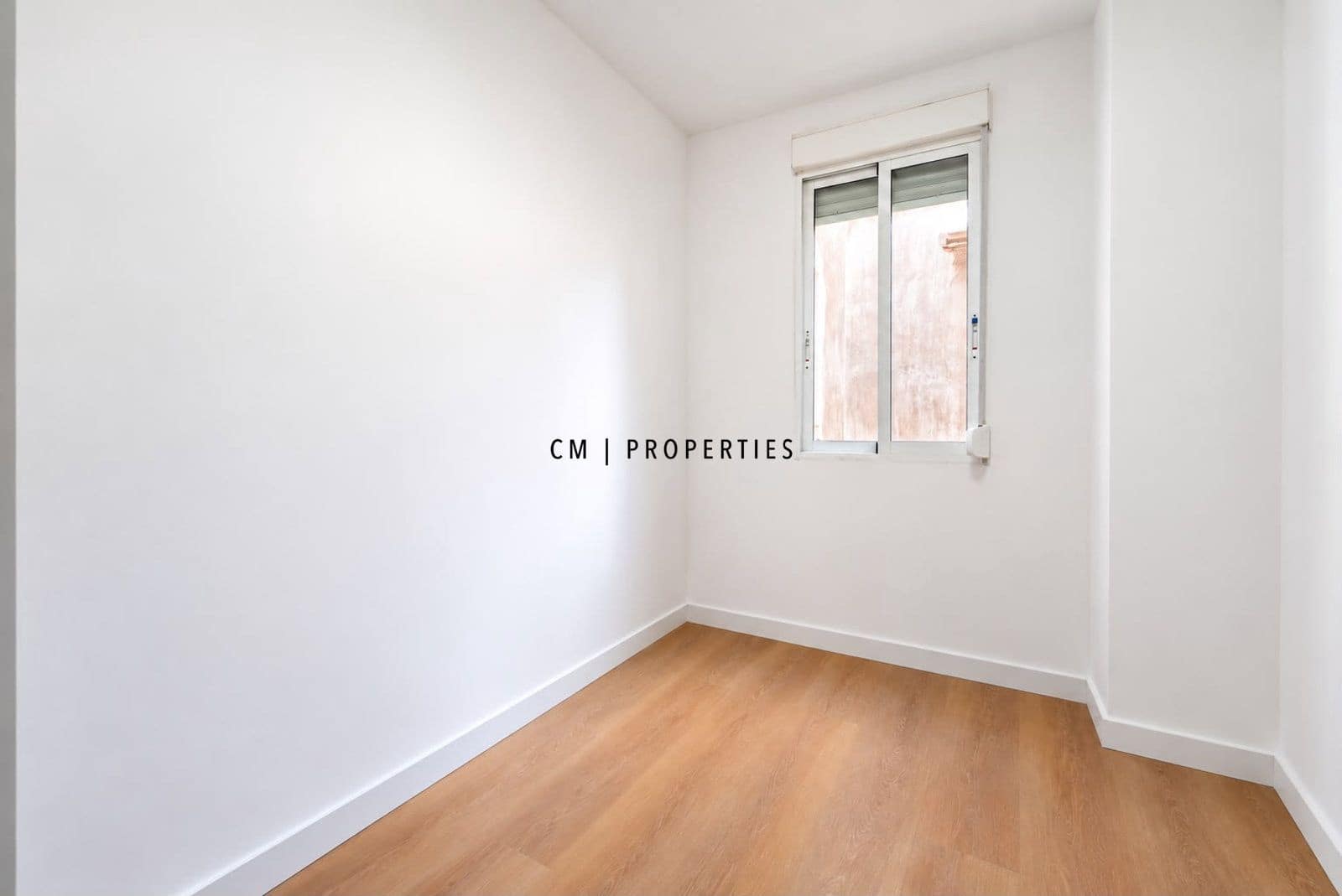 4 slaapkamer Flat te huur in Valencia stad - € 1.900 (Ref: 10093817)
