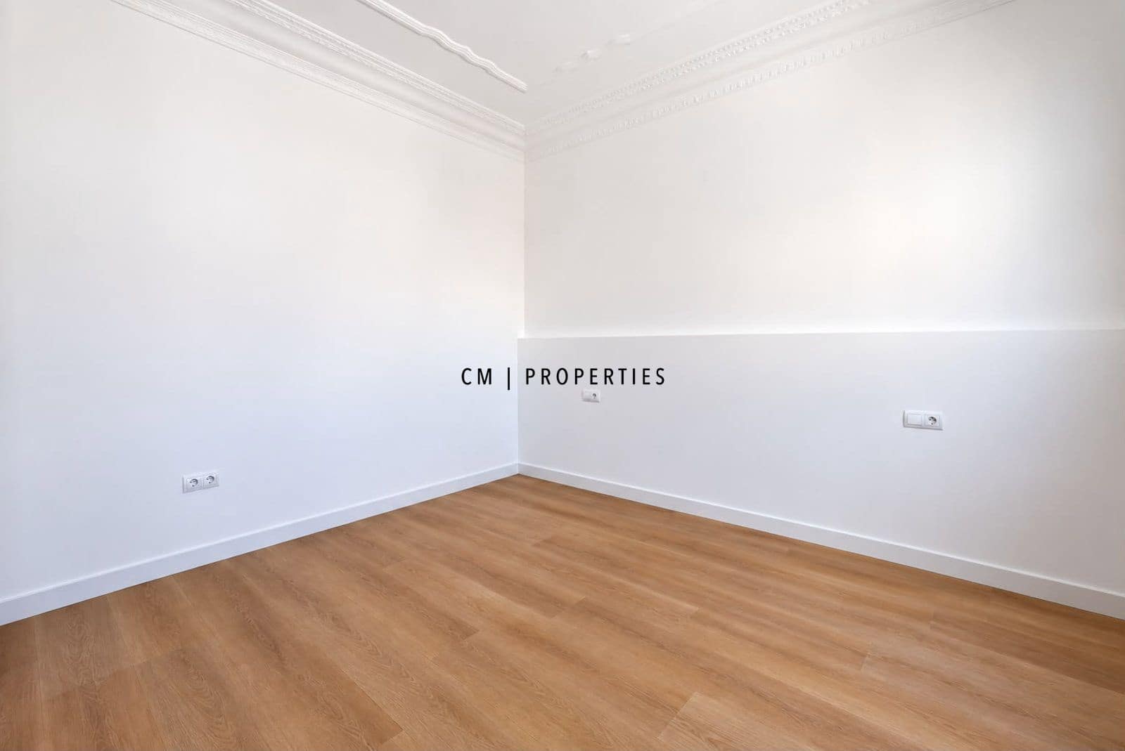 4 slaapkamer Flat te huur in Valencia stad - € 1.900 (Ref: 10093817)