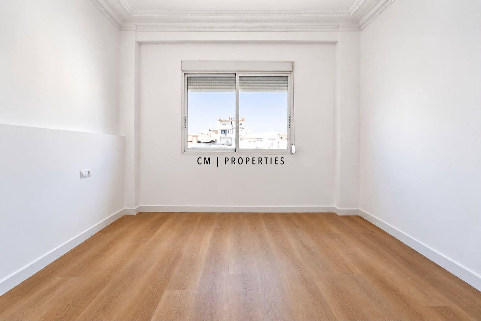 4 slaapkamer Flat te huur in Valencia stad - € 1.900 (Ref: 10093817)
