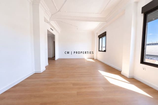 4 slaapkamer Flat te huur in Valencia stad - € 1.900 (Ref: 10093817)