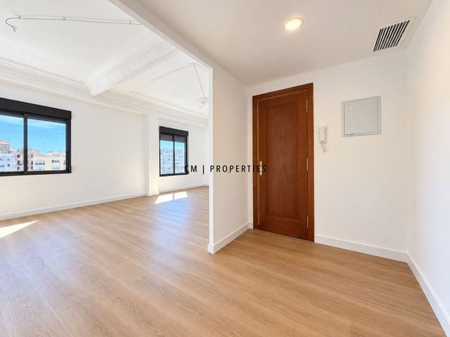 4 slaapkamer Flat te huur in Valencia stad - € 1.900 (Ref: 10093817)