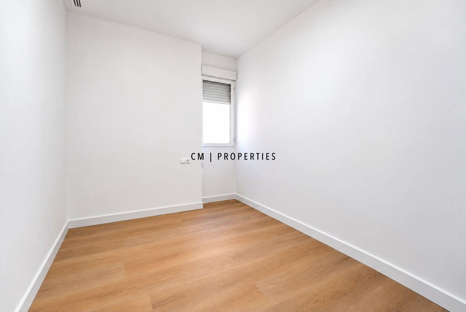 4 slaapkamer Flat te huur in Valencia stad - € 1.900 (Ref: 10093817)