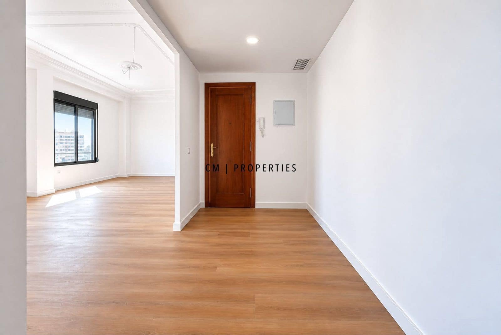 4 slaapkamer Flat te huur in Valencia stad - € 1.900 (Ref: 10093817)