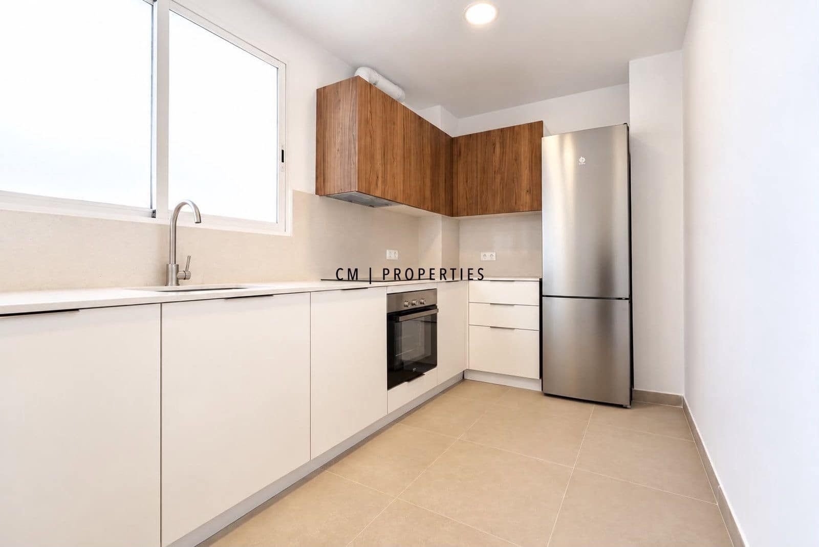 4 slaapkamer Flat te huur in Valencia stad - € 1.900 (Ref: 10093817)