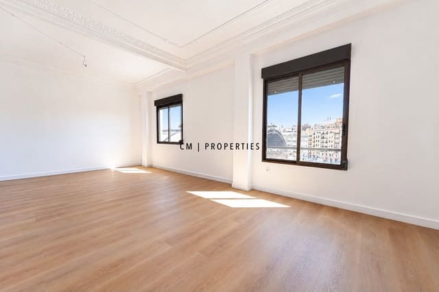 4 slaapkamer Flat te huur in Valencia stad - € 1.900 (Ref: 10093817)