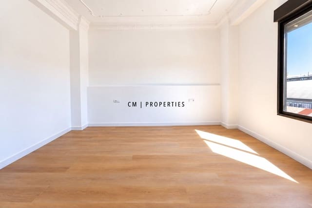 4 slaapkamer Flat te huur in Valencia stad - € 1.900 (Ref: 10093817)