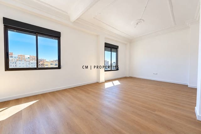 4 slaapkamer Flat te huur in Valencia stad - € 1.900 (Ref: 10093817)