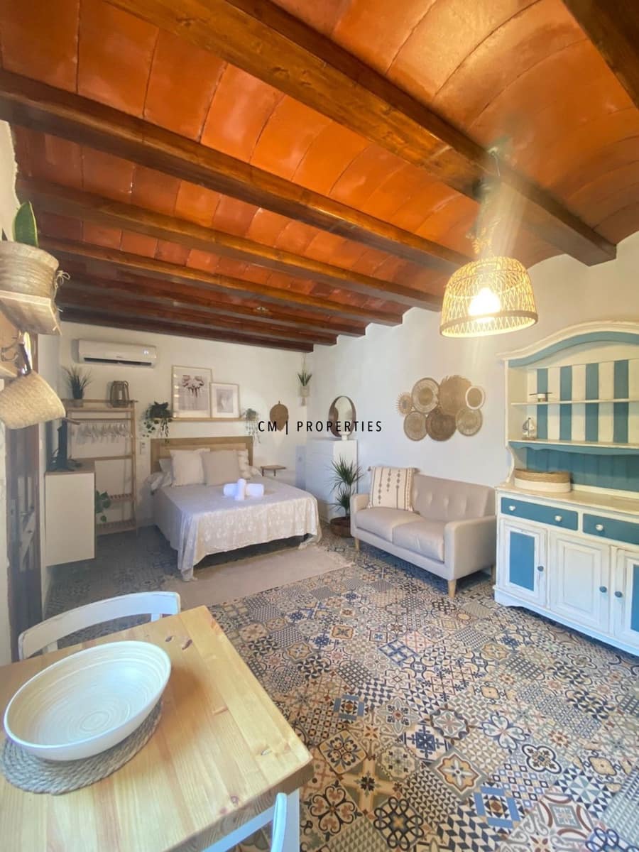Leilighet til leie i Valencia by - € 1 200 (Ref: 10093937)