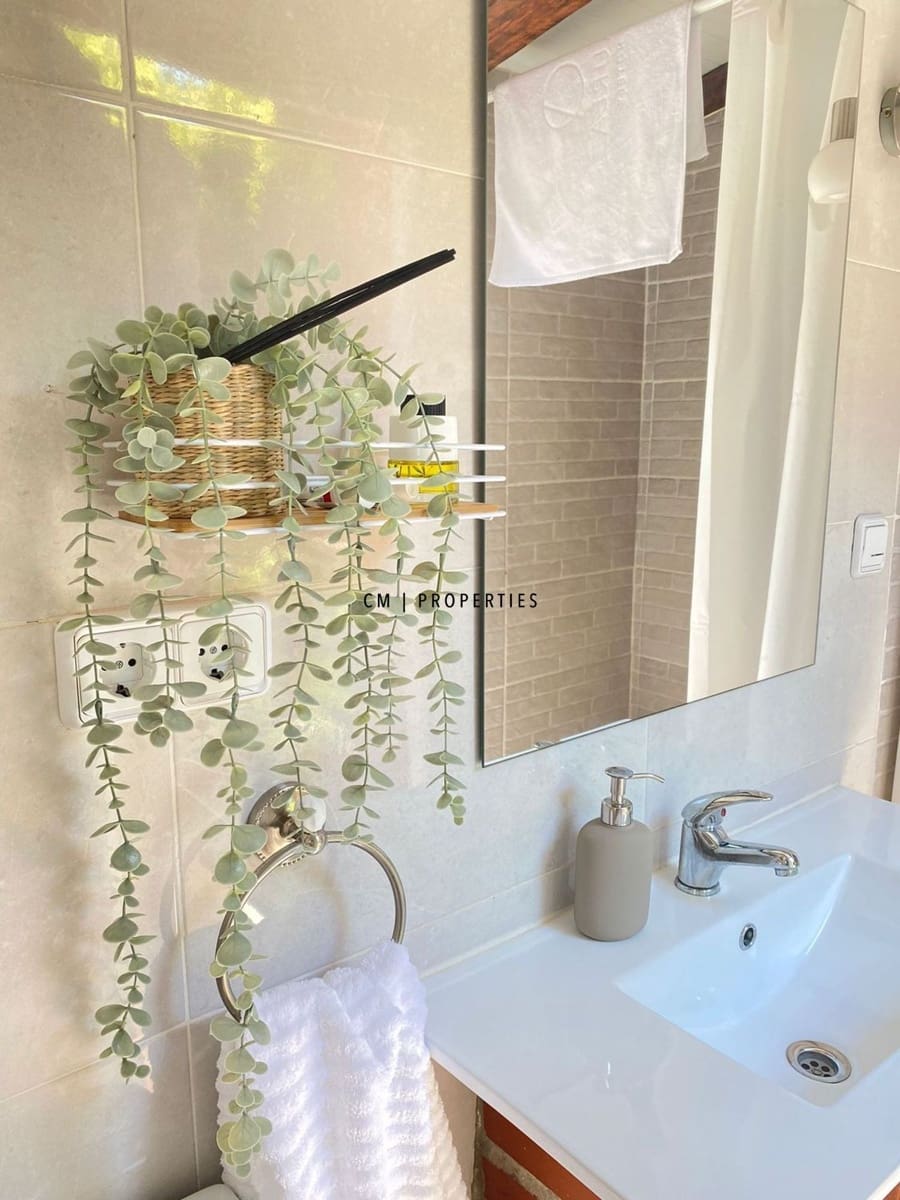 Leilighet til leie i Valencia by - € 1 200 (Ref: 10093937)