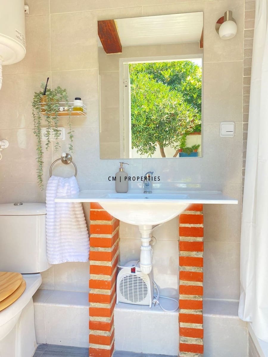 Leilighet til leie i Valencia by - € 1 200 (Ref: 10093937)